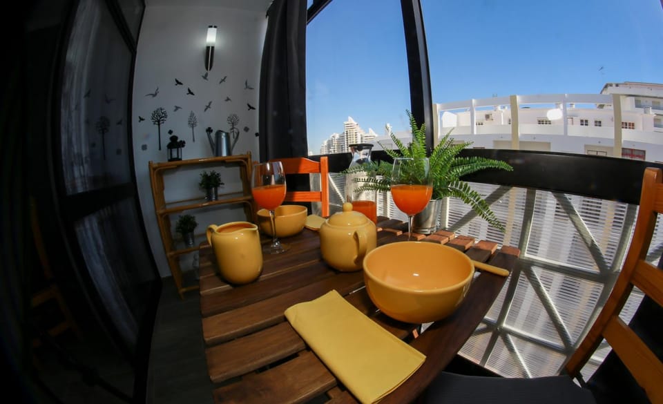 View (from property/room), Balcony/Terrace, Food, City view, Street view