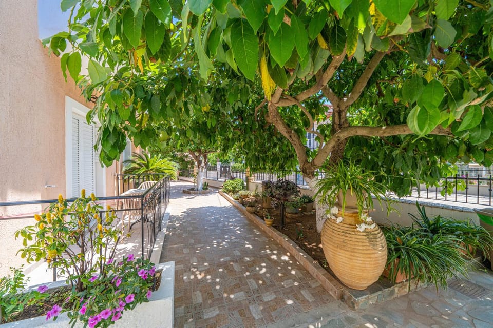 Garden, Garden view