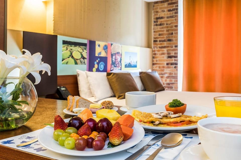 Bathroom, TV and multimedia, Kitchen or kitchenette, Seating area, Dining area, Breakfast