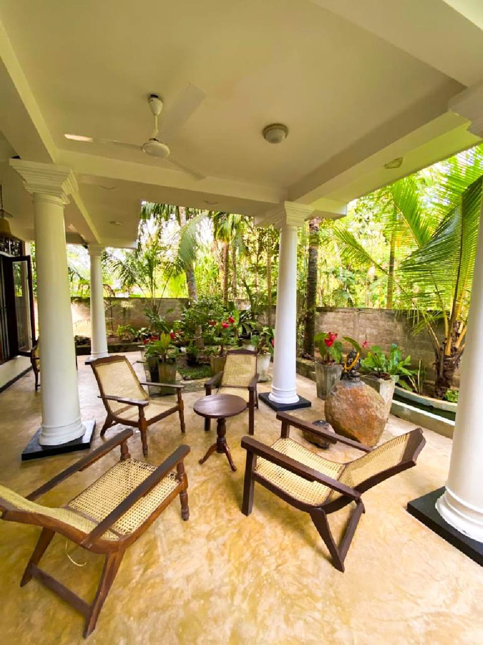 Garden, Seating area, Garden view
