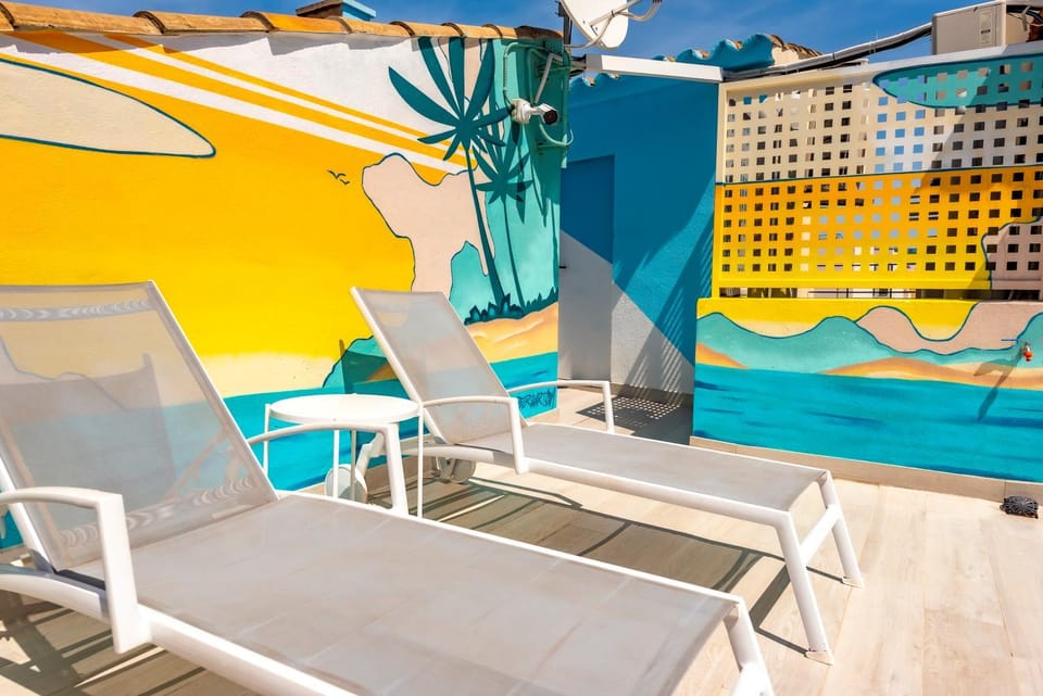 Balcony/Terrace, sunbed