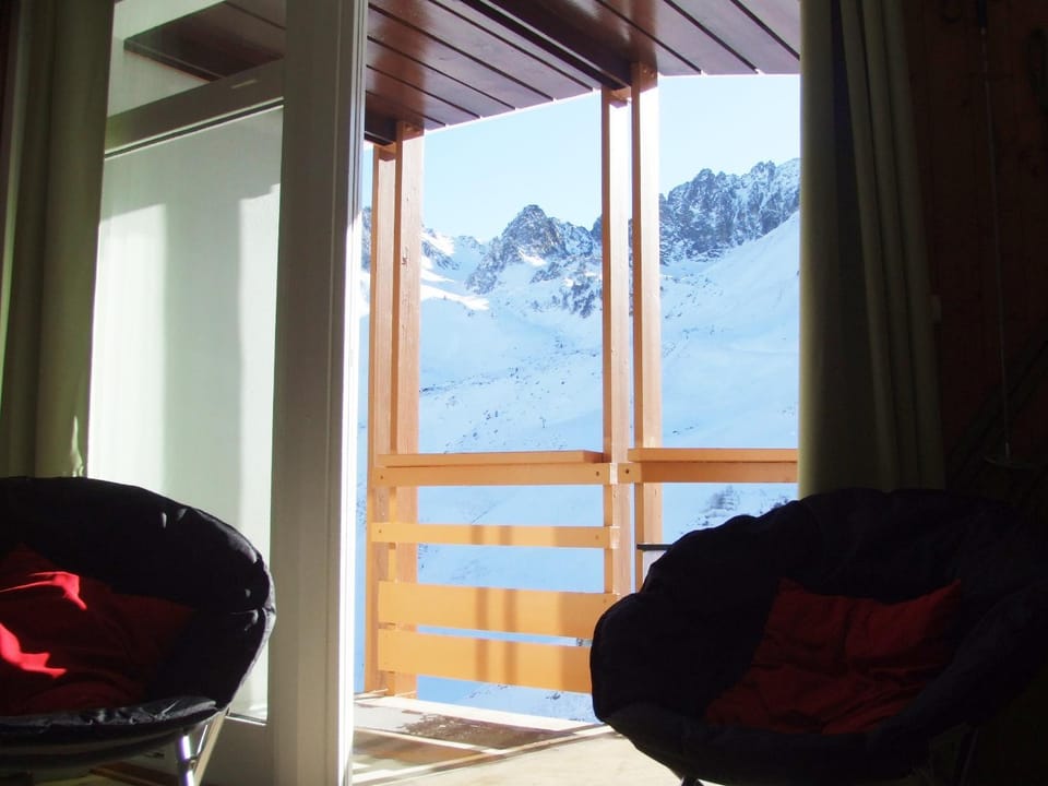 Balcony/Terrace, Mountain view