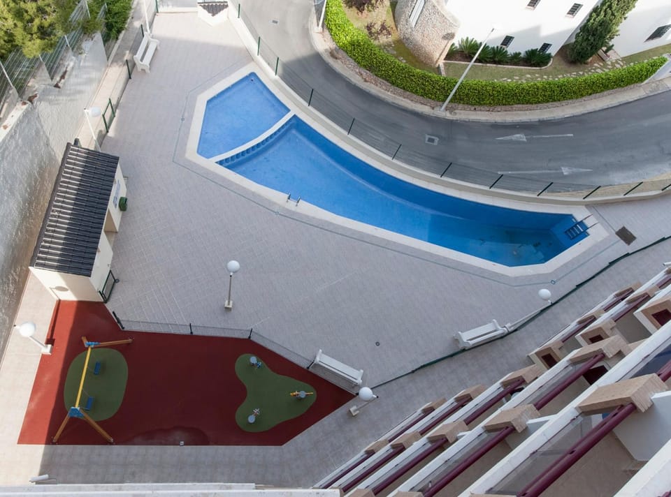 Swimming pool, Swimming pool