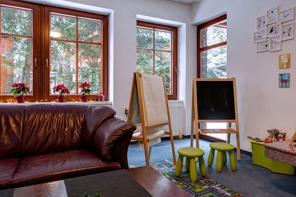 Communal lounge/ TV room