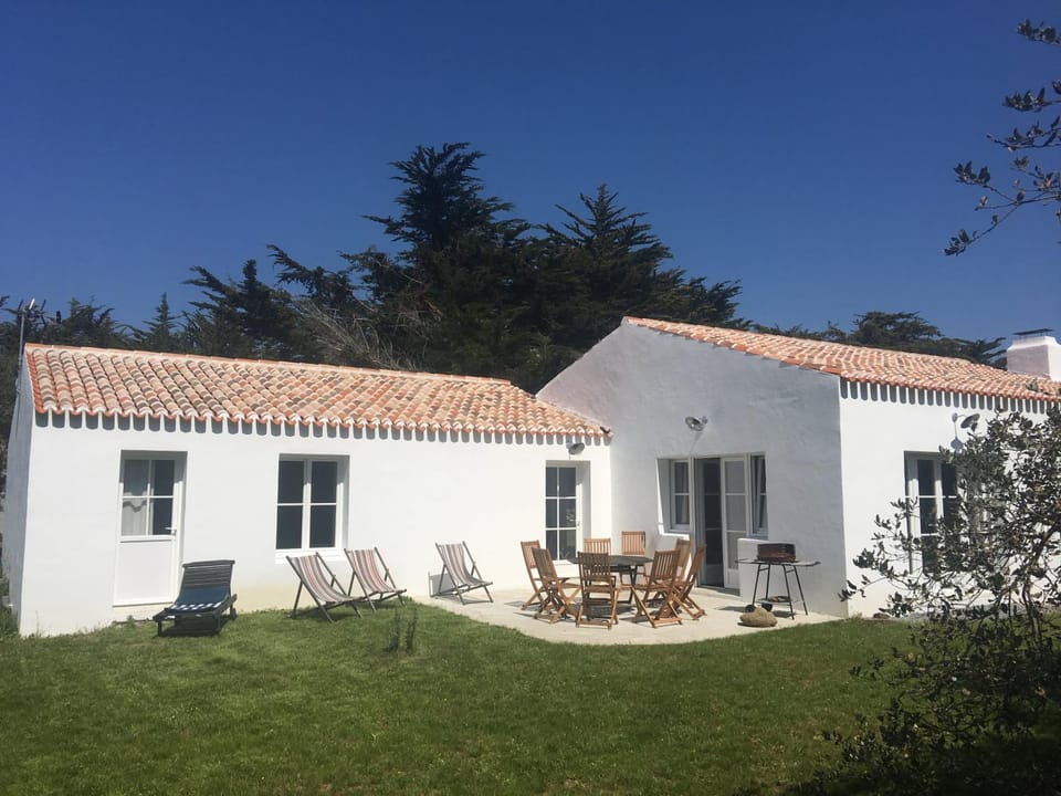 Les Genets Villa in Pays de la Loire