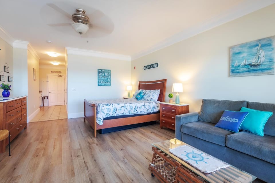 Atlantic Breeze Suites Hotel in Hampton Beach