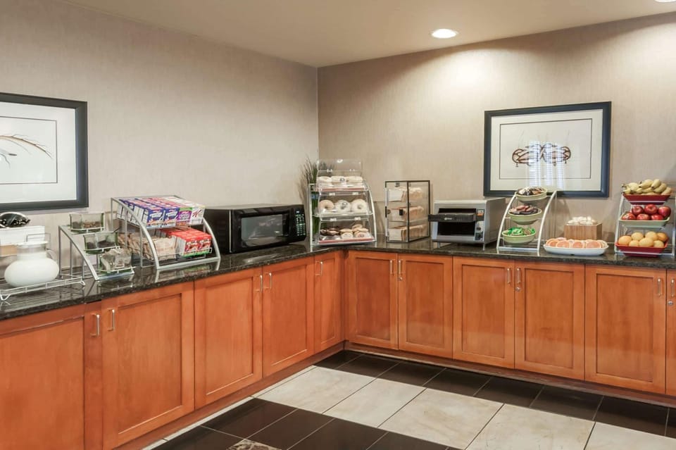 Restaurant/places to eat, Dining area, On site, Breakfast