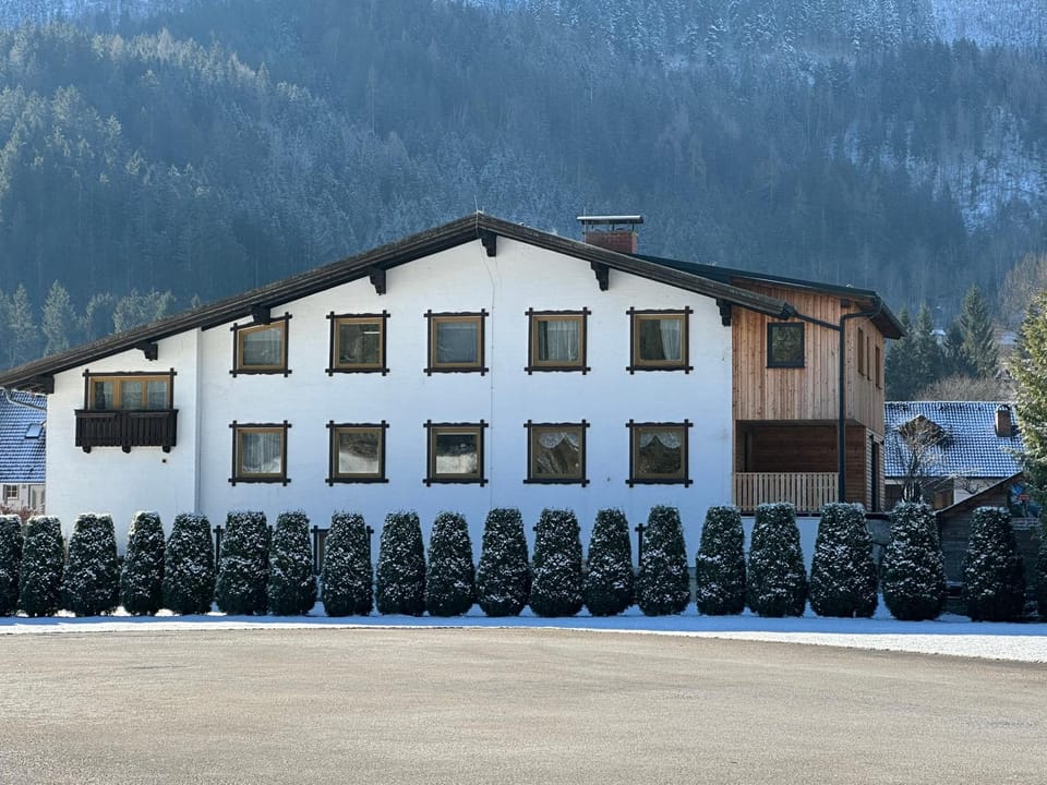 Property building, Day