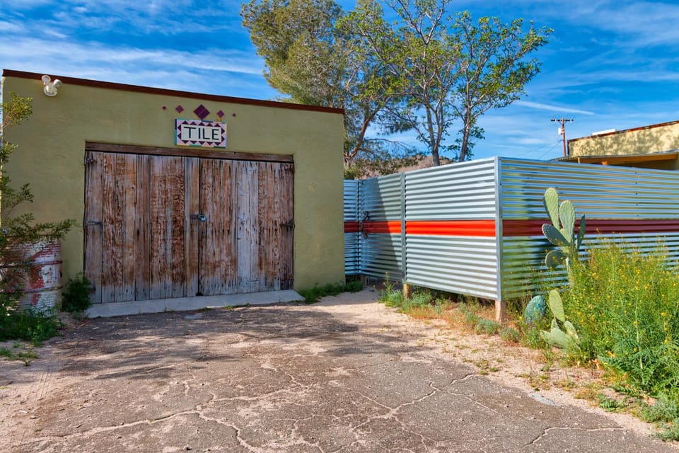 Facade/entrance, Spring, Day, On site, Street view, Street view