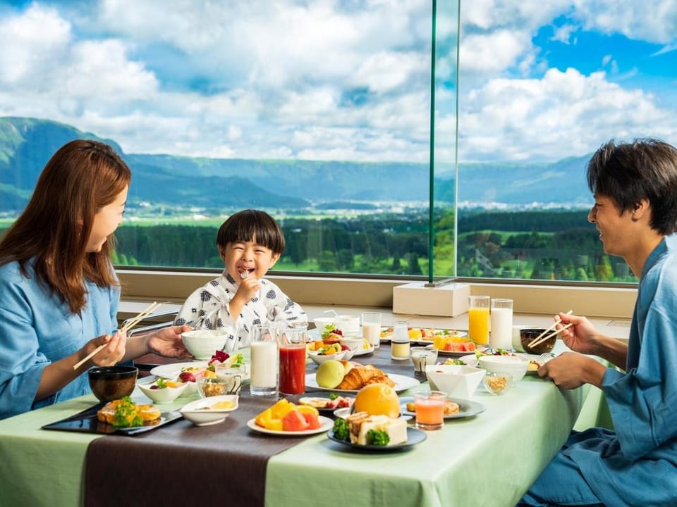 Breakfast, Family