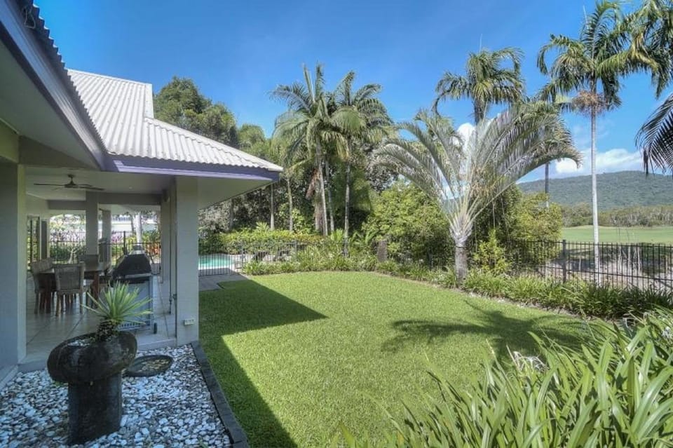 Patio, BBQ facilities, BBQ facilities, Garden, Garden, Balcony/Terrace, Balcony/Terrace, Dining area, Garden view, Garden view, Mountain view, Mountain view, Pool view, Pool view, Swimming pool, Swimming pool