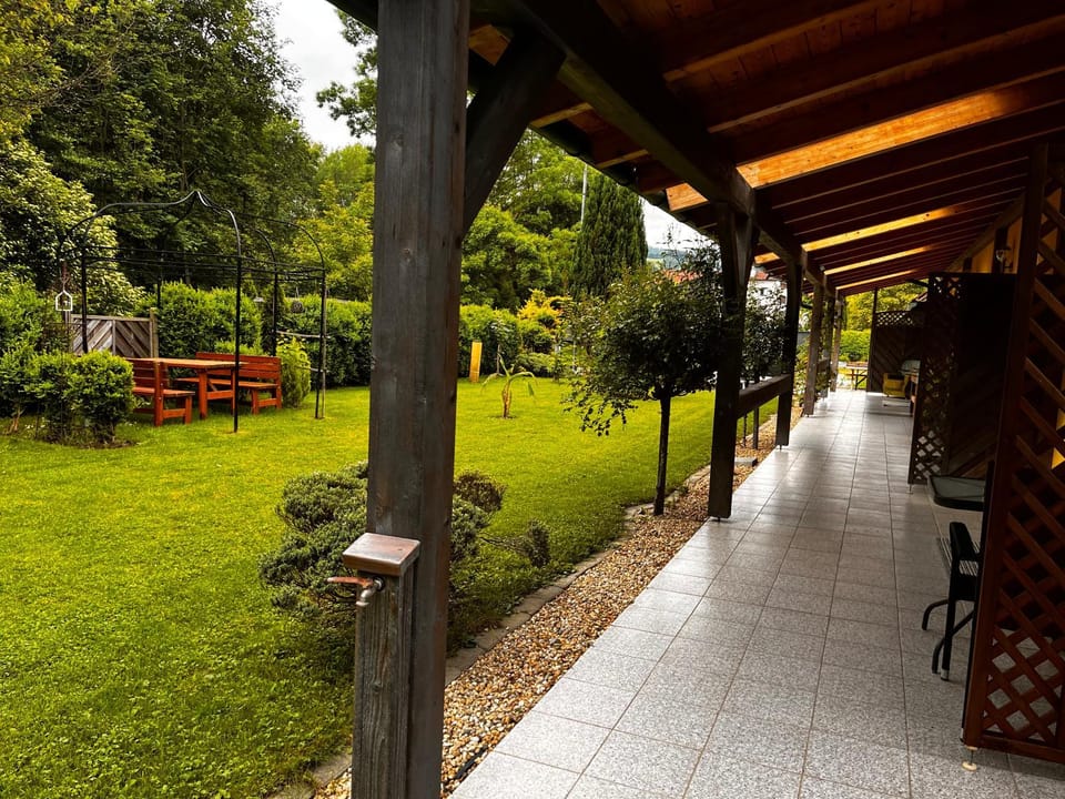 Day, Garden view