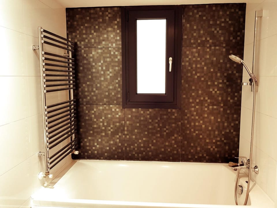 Bathroom, Bath