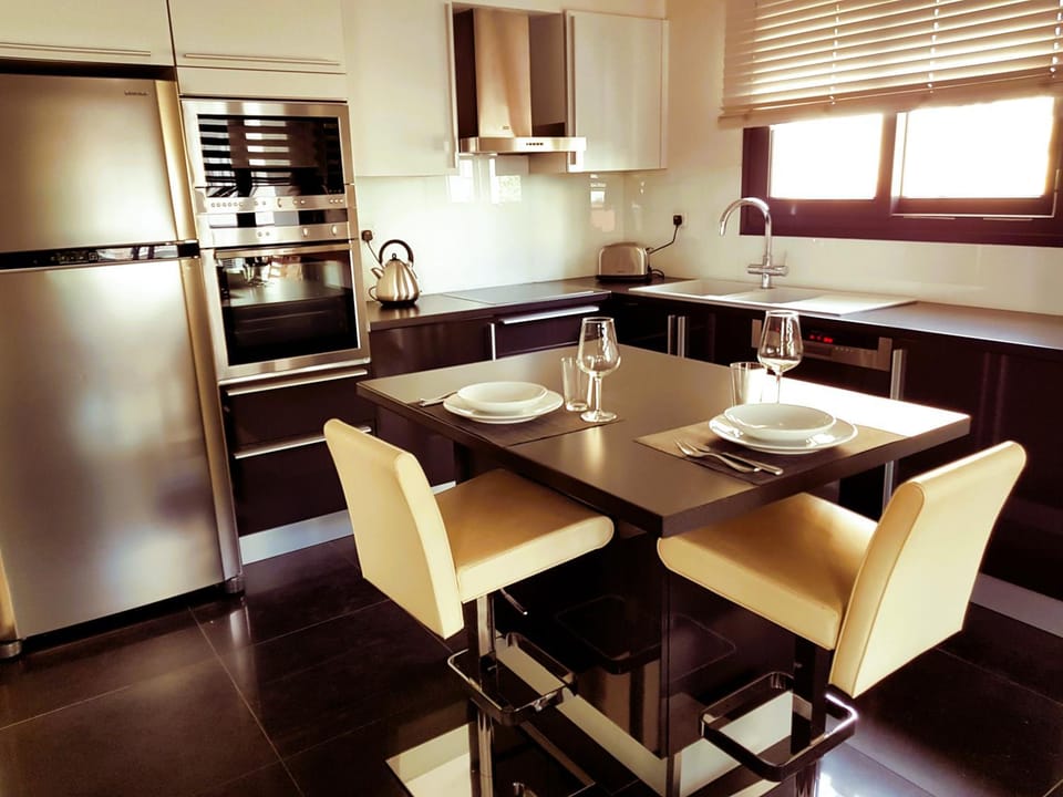 Kitchen or kitchenette, Dining area, Diving, Dinner, kitchen, kitchen