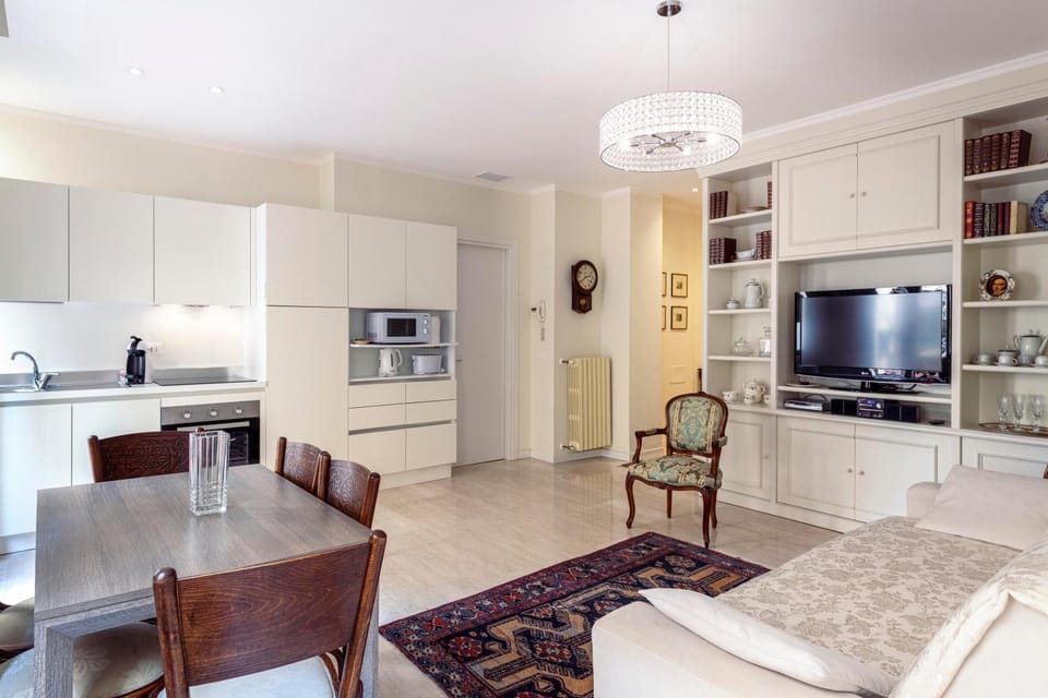 Kitchen or kitchenette, Living room