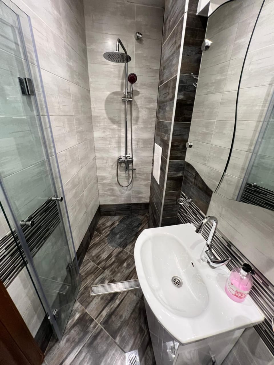 Shower, Bathroom, towels