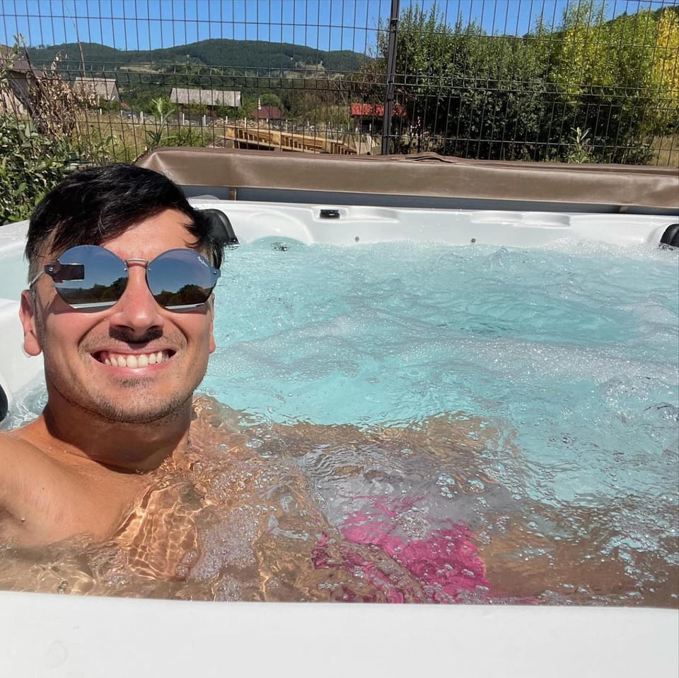 Hot Tub, Swimming pool