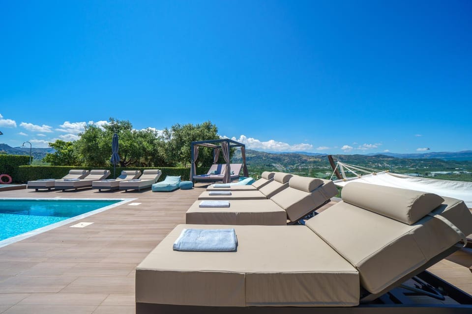 View (from property/room), Swimming pool, sunbed