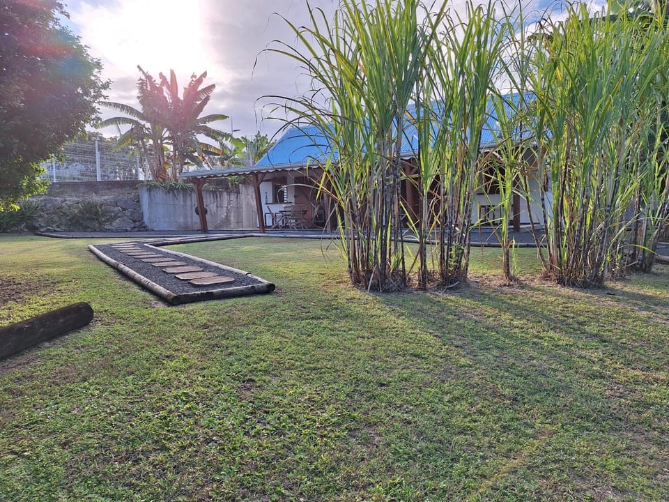 Les Gîtes du Bonheur/Kite Surf House in Sainte-Anne