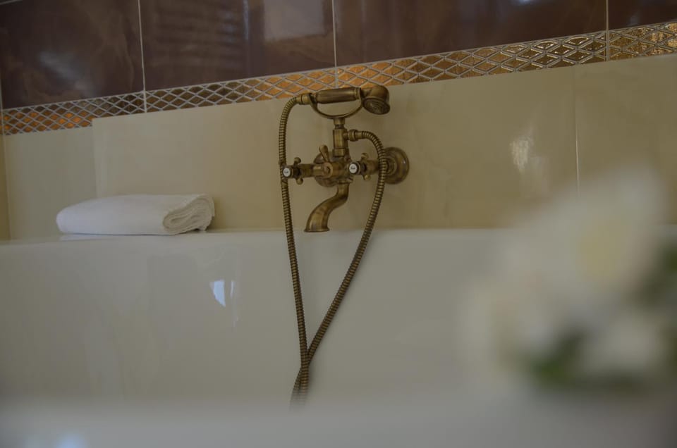 Bathroom, Bath