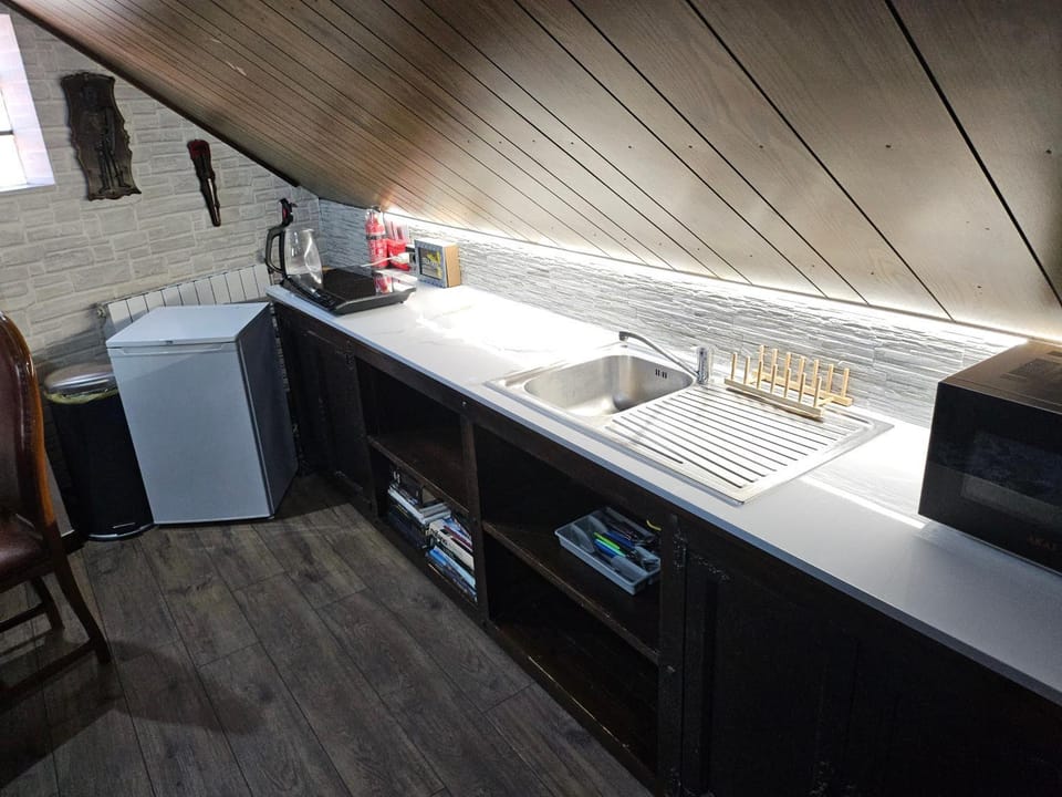 Kitchen or kitchenette, kitchen, kitchen