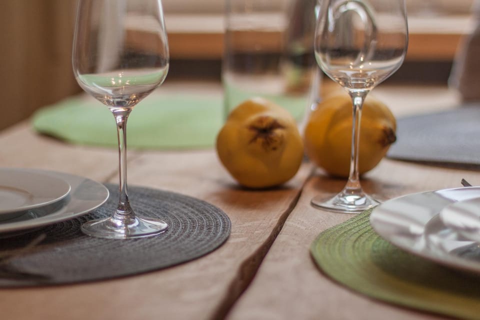 Food and drinks, Dining area, Food