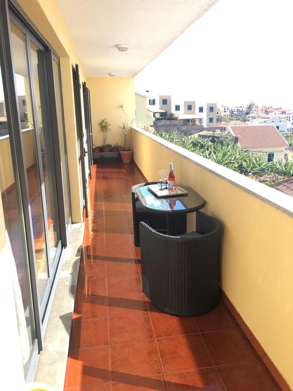 Property building, Facade/entrance, Spring, Off site, Day, View (from property/room), Balcony/Terrace, Balcony/Terrace, Street view, Street view