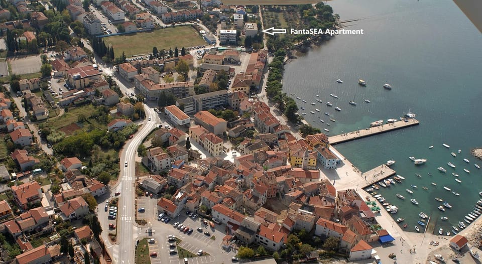 Restaurant/places to eat, Natural landscape, Bird's eye view, Beach, Sea view