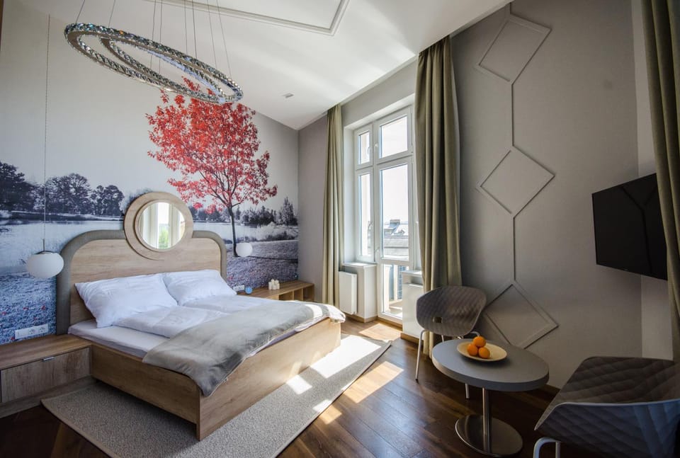 Photo of the whole room, Bedroom