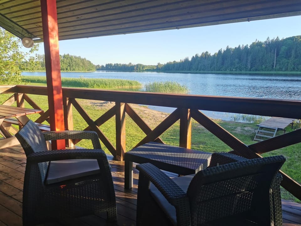 Day, Balcony/Terrace, Seating area, Lake view