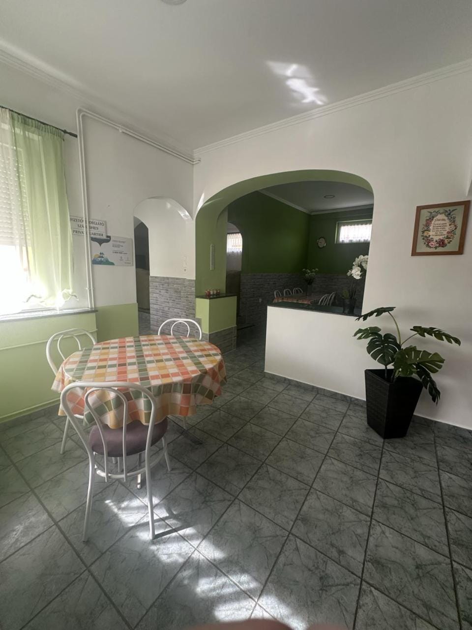 Facade/entrance, Dining area