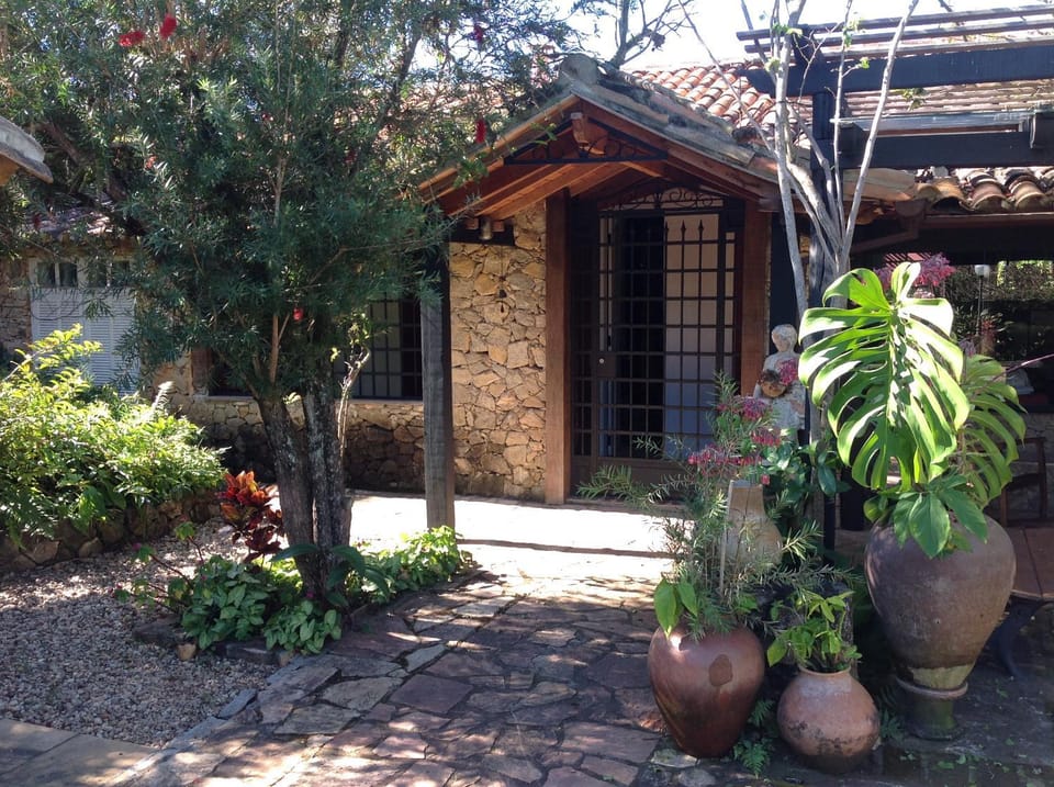 Property building, Patio, Facade/entrance, Garden