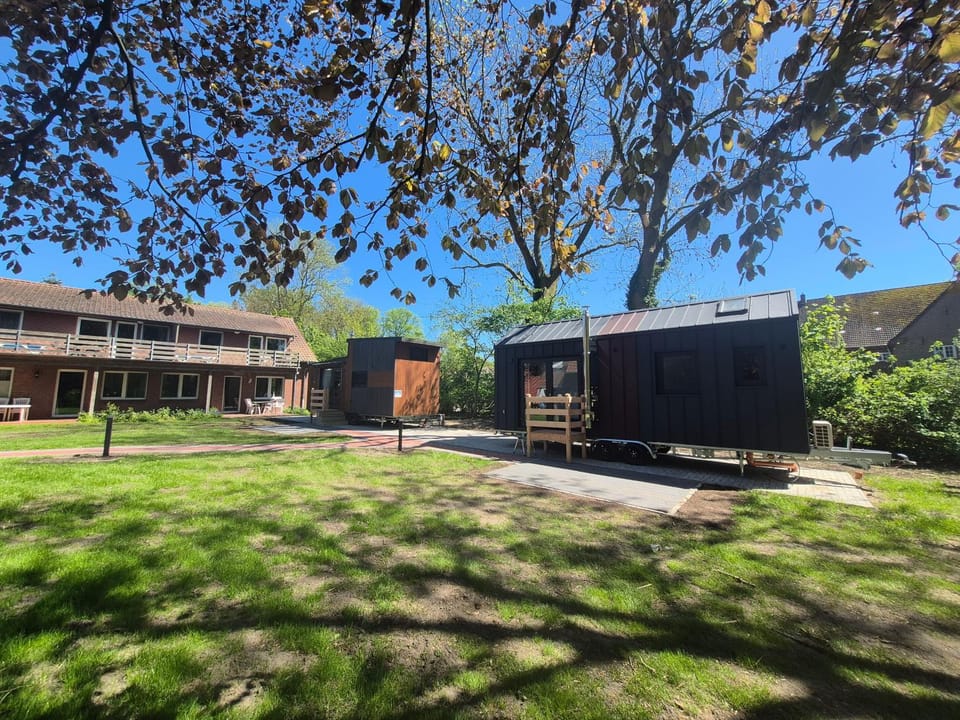 Property building, Spring, Garden