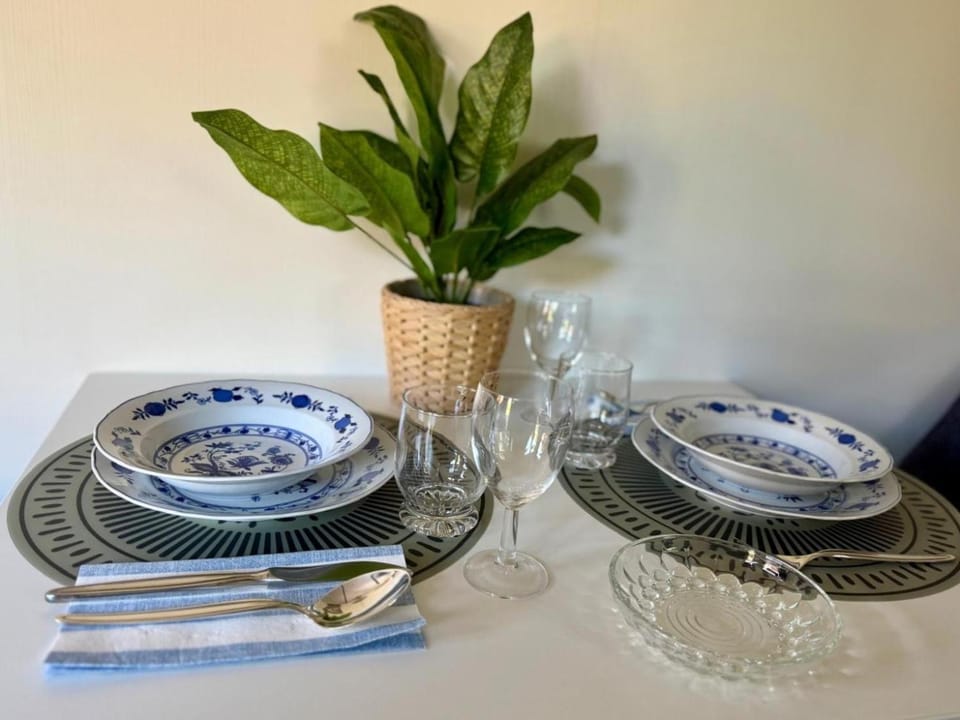 Food and drinks, Dining area, Food