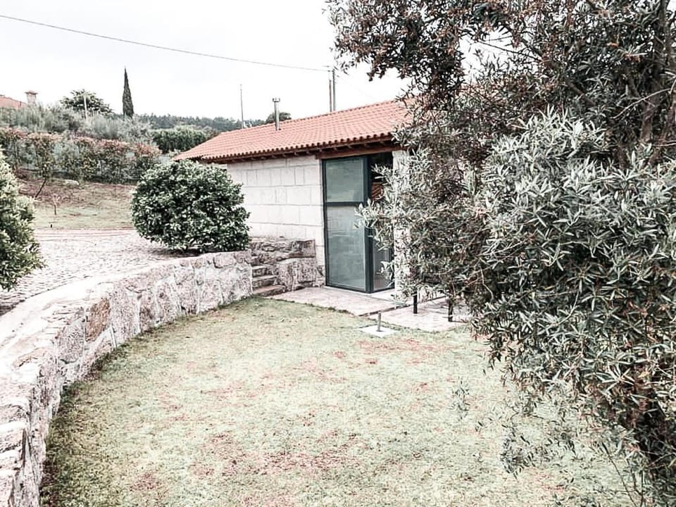 Property building, Facade/entrance, Garden