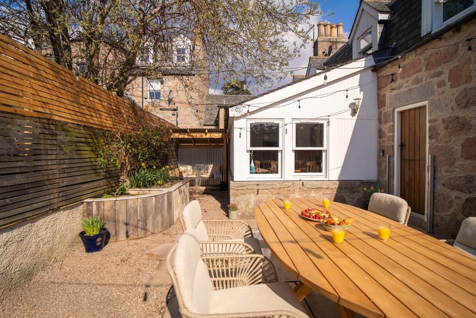 Garden, Dining area, Garden view