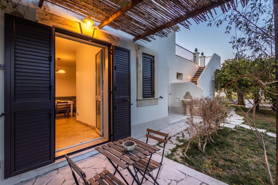 Patio, Facade/entrance