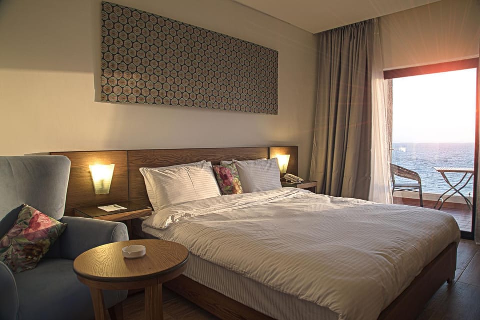 Bed, Bedroom, Sea view