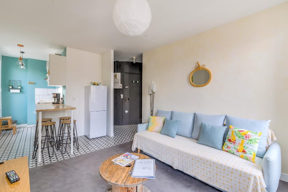 TV and multimedia, Kitchen or kitchenette, Living room, Dining area