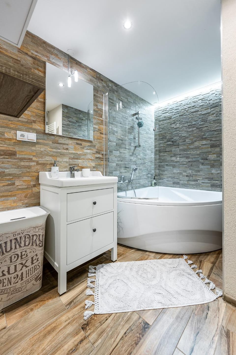 Bathroom, Bath