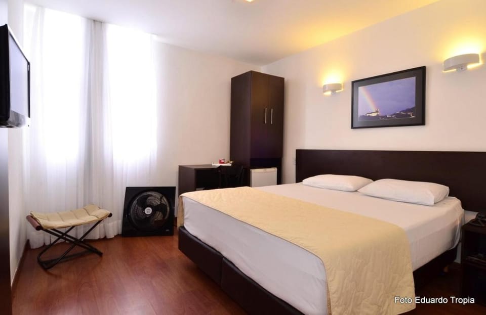 Bed, Bedroom, air conditioner