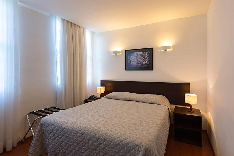 Bed, Bedroom, air conditioner