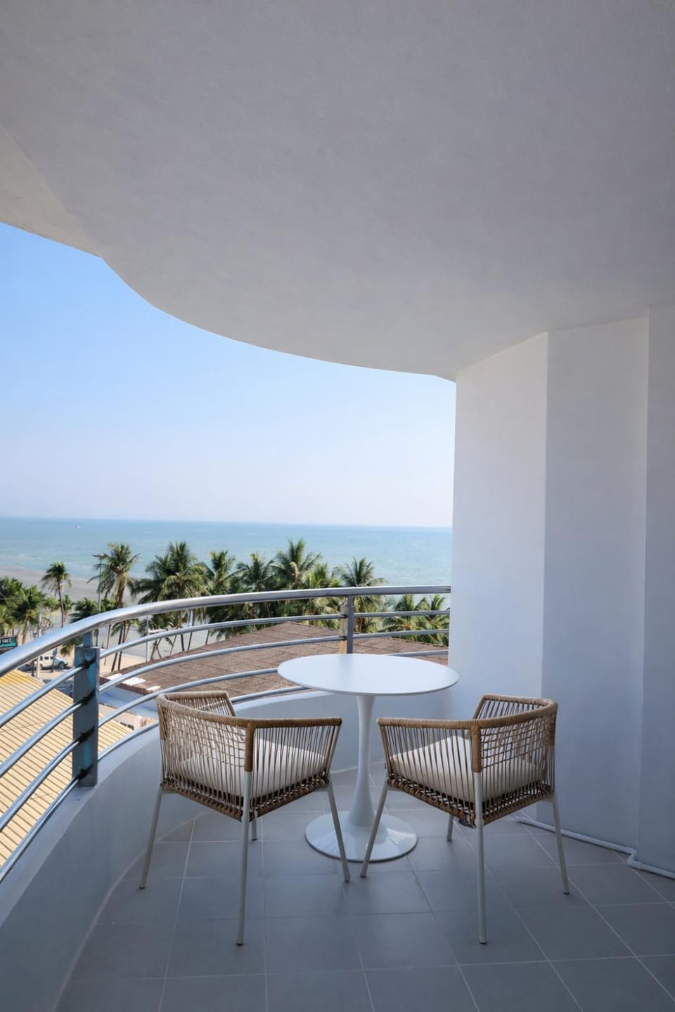 The Beach Bangsaen by Thanthita next to Wonnapa beach FREE DISNEY PLUS Apartment in Chon Buri Changwat
