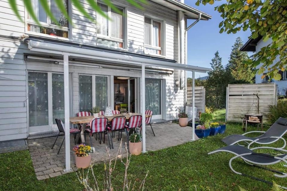 Property building, Patio, Spring, Day, Garden, Balcony/Terrace, Dining area