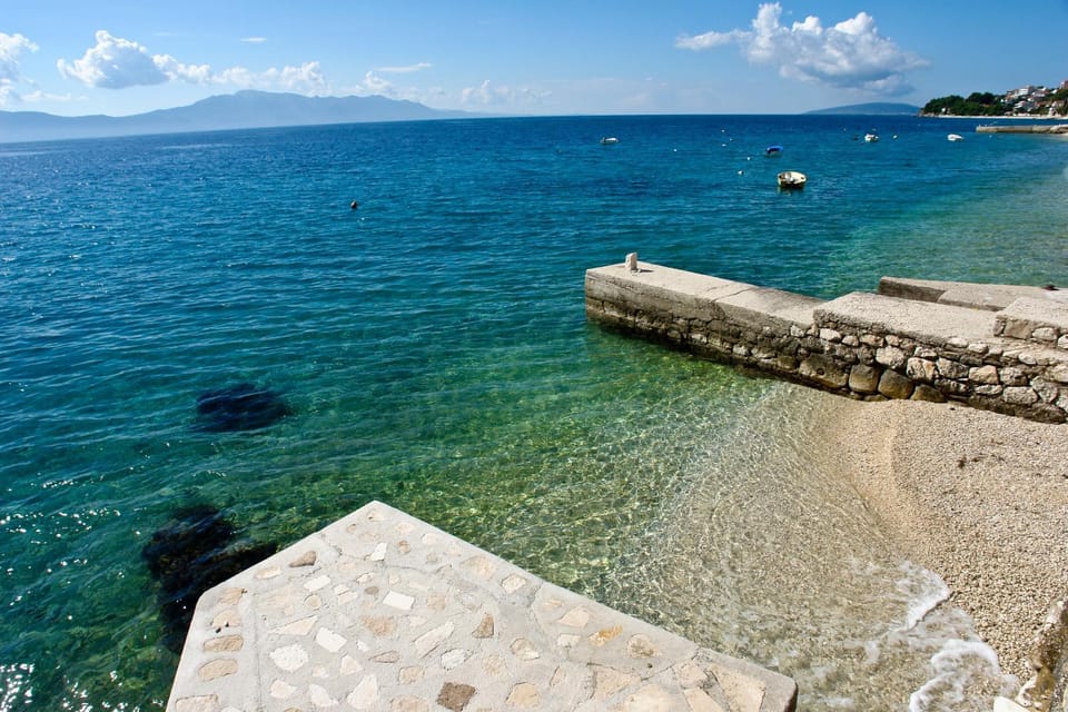 Neighbourhood, Beach