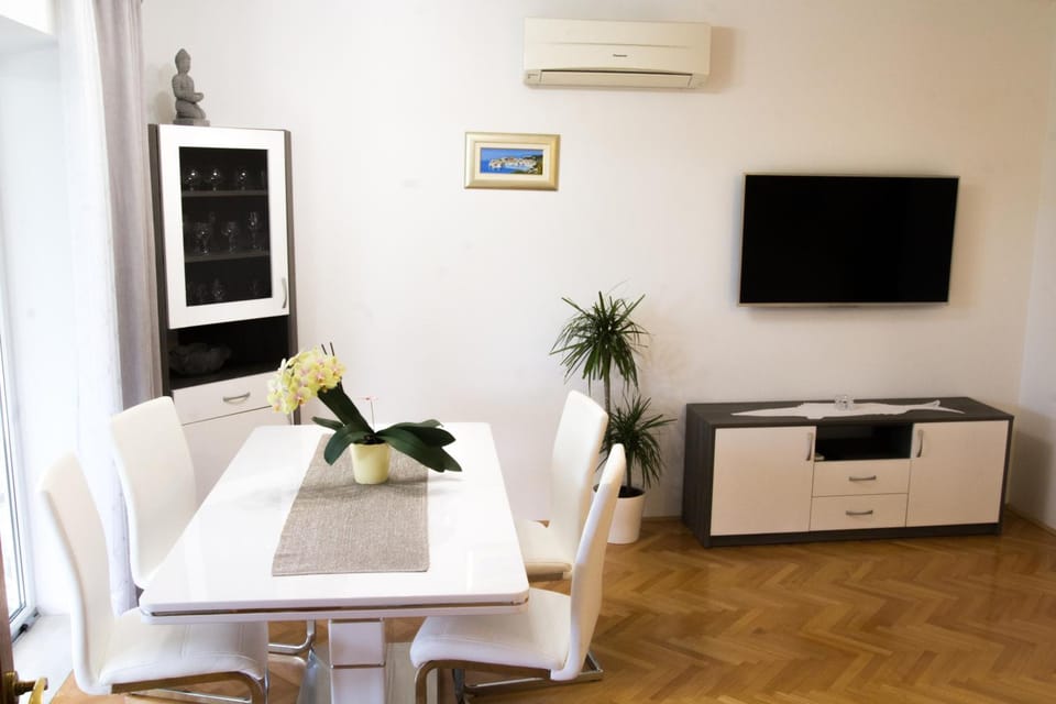 Property building, Dining area