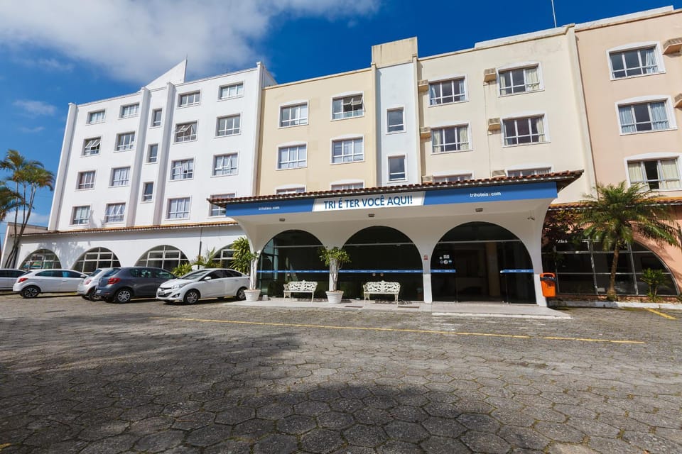 Property building, Facade/entrance, Day, Parking