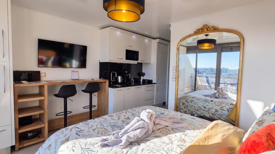 CapSexy Heliopolis Sea View Naturist Village Apartment in Agde