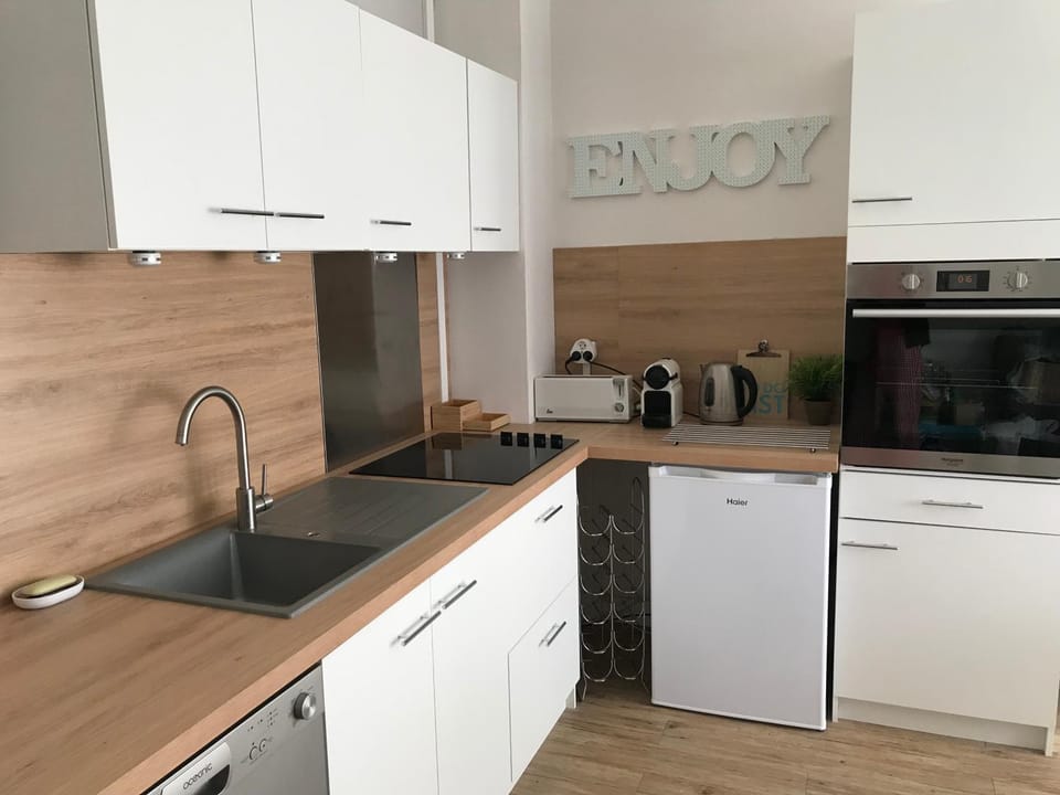 Coffee/tea facilities, Kitchen or kitchenette, pet friendly, stove, toaster