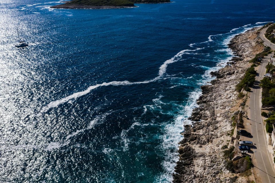 Neighbourhood, Natural landscape, Beach